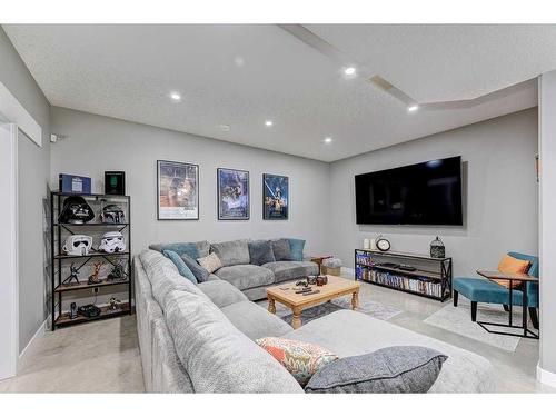 151 Ellington Crescent, Red Deer, AB - Indoor Photo Showing Living Room