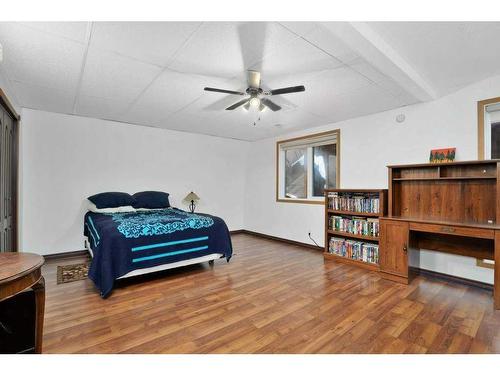 15-5209 Township Road 325 A, Rural Mountain View County, AB - Indoor Photo Showing Bedroom