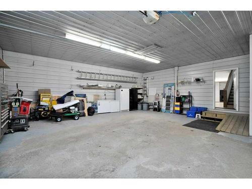 15-5209 Township Road 325 A, Rural Mountain View County, AB - Indoor Photo Showing Garage