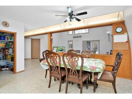 15-5209 Township Road 325 A, Rural Mountain View County, AB - Indoor Photo Showing Dining Room