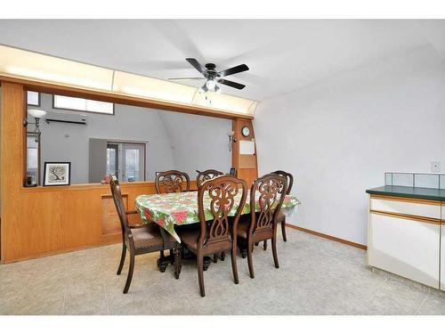 15-5209 Township Road 325 A, Rural Mountain View County, AB - Indoor Photo Showing Dining Room