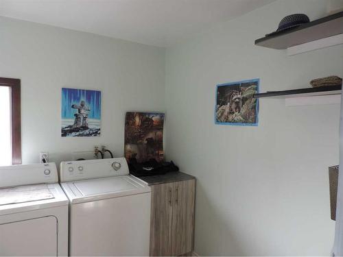 5021 49 Avenue, Rimbey, AB - Indoor Photo Showing Laundry Room