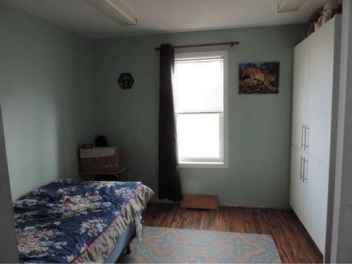 5021 49 Avenue, Rimbey, AB - Indoor Photo Showing Bedroom