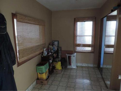 5021 49 Avenue, Rimbey, AB - Indoor Photo Showing Other Room