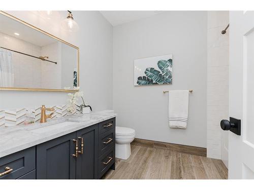 132-27111 Highway 597, Rural Lacombe County, AB - Indoor Photo Showing Bathroom