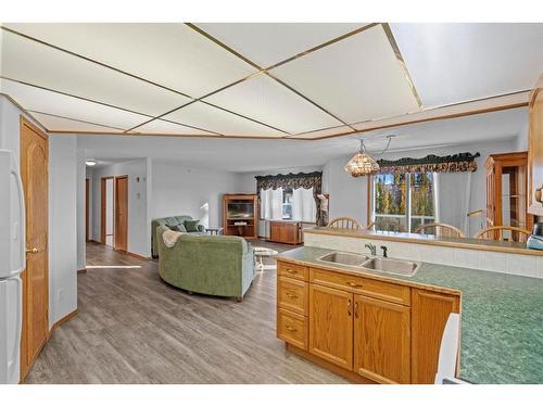 301-5402 50 Avenue, Stettler, AB - Indoor Photo Showing Kitchen With Double Sink