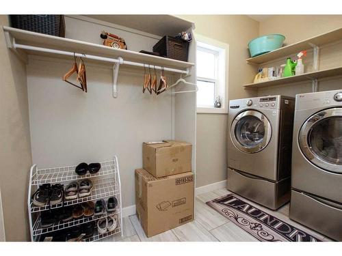 20 Connaught Crescent, Red Deer, AB - Indoor Photo Showing Laundry Room