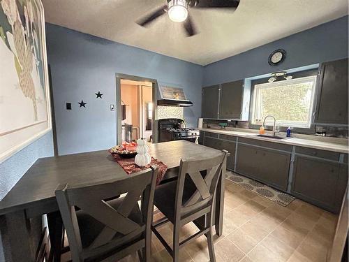 22 Peace Rose Street, Rural Lacombe County, AB - Indoor Photo Showing Dining Room