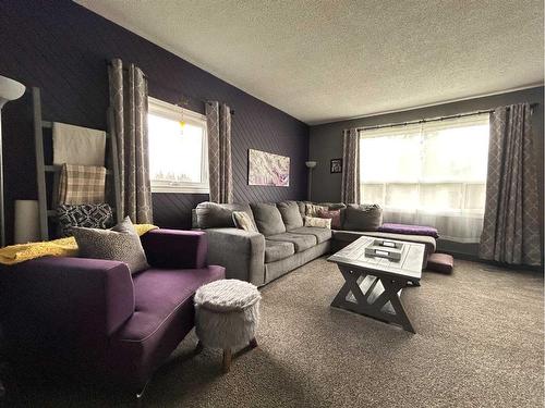 22 Peace Rose Street, Rural Lacombe County, AB - Indoor Photo Showing Living Room