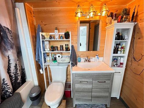 22 Peace Rose Street, Rural Lacombe County, AB - Indoor Photo Showing Bathroom