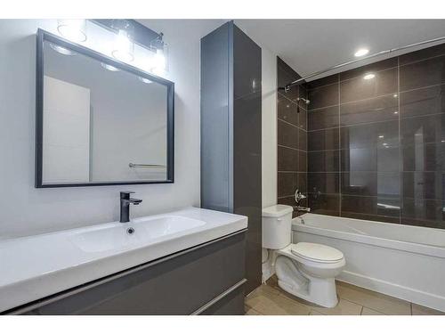 12 Addinell Avenue, Red Deer, AB - Indoor Photo Showing Bathroom