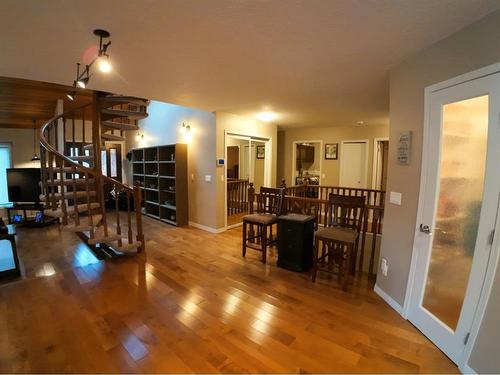 3920 39 Street Close, Ponoka, AB - Indoor Photo Showing Dining Room