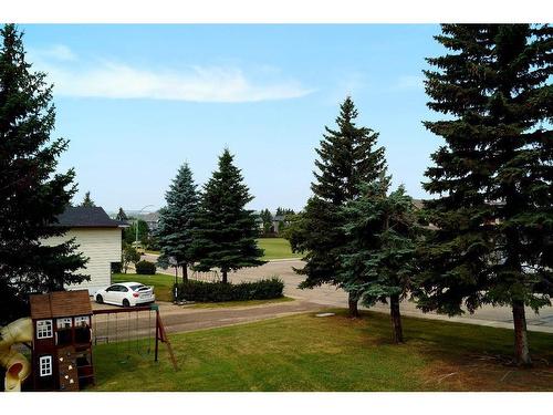 3920 39 Street Close, Ponoka, AB - Outdoor