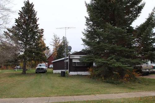 6111 Foster Street, Donalda, AB - Outdoor