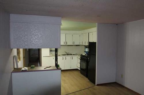 6111 Foster Street, Donalda, AB - Indoor Photo Showing Kitchen