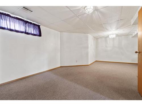 5322 58 Street Close, Camrose, AB - Indoor Photo Showing Other Room