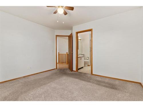 5322 58 Street Close, Camrose, AB - Indoor Photo Showing Other Room