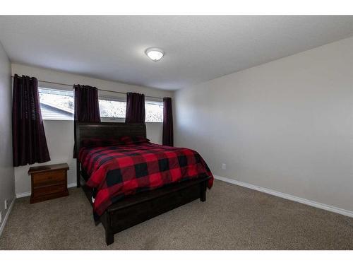 4920 43 Street, Innisfail, AB - Indoor Photo Showing Bedroom