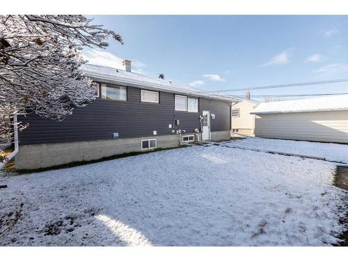 4920 43 Street, Innisfail, AB - Outdoor