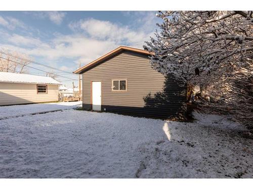 4920 43 Street, Innisfail, AB - Outdoor