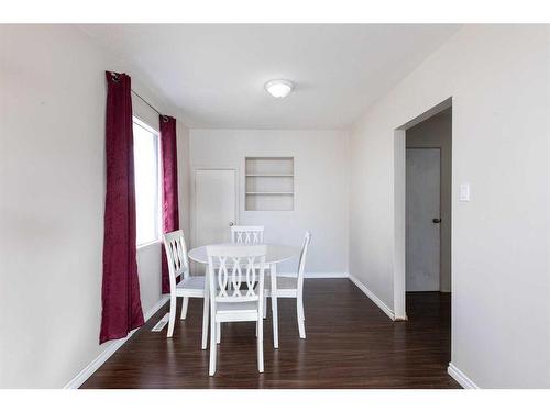 4920 43 Street, Innisfail, AB - Indoor Photo Showing Dining Room