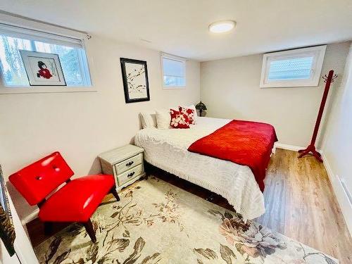 5710 54 Avenue, Lacombe, AB - Indoor Photo Showing Bedroom