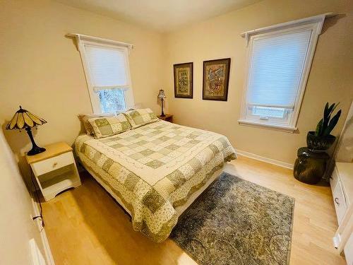 5710 54 Avenue, Lacombe, AB - Indoor Photo Showing Bedroom