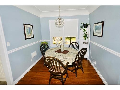 5710 54 Avenue, Lacombe, AB - Indoor Photo Showing Dining Room