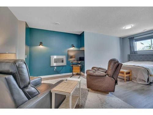 130-50072 205 Range, Rural Camrose County, AB - Indoor Photo Showing Living Room