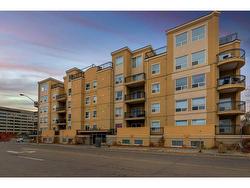 405-10606 102 Avenue NW Edmonton, AB T5J 5E9