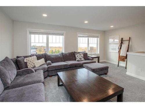 652 Bridgeview Road, Rural Ponoka County, AB - Indoor Photo Showing Living Room