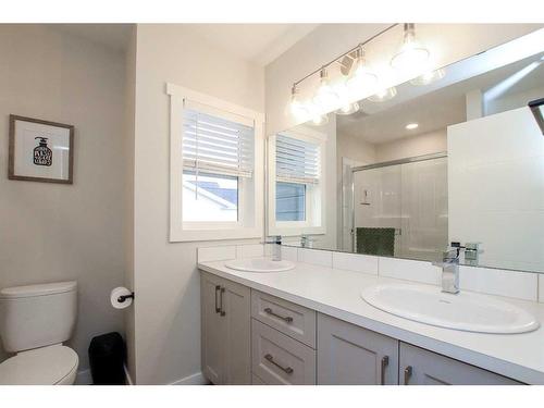 652 Bridgeview Road, Rural Ponoka County, AB - Indoor Photo Showing Bathroom