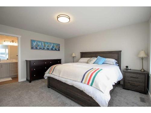 652 Bridgeview Road, Rural Ponoka County, AB - Indoor Photo Showing Bedroom