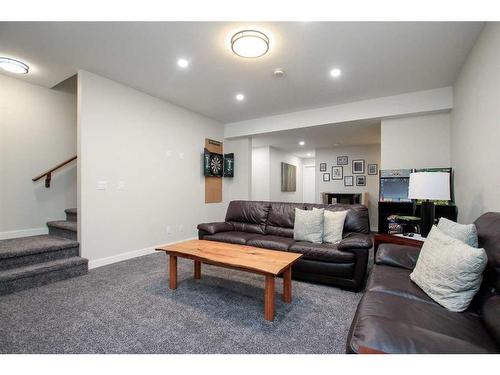 652 Bridgeview Road, Rural Ponoka County, AB - Indoor Photo Showing Living Room