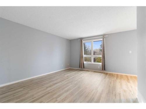 125 Chappel Drive, Red Deer, AB - Indoor Photo Showing Other Room