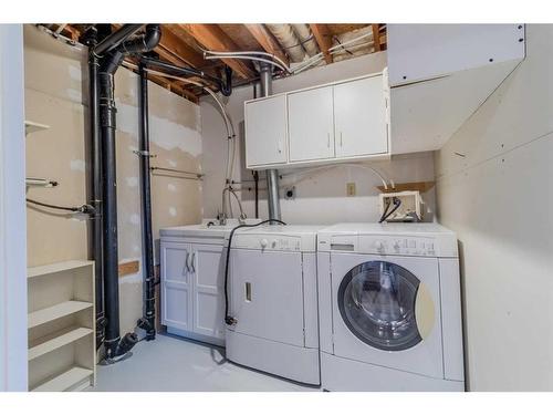 125 Chappel Drive, Red Deer, AB - Indoor Photo Showing Laundry Room