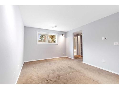 125 Chappel Drive, Red Deer, AB - Indoor Photo Showing Other Room