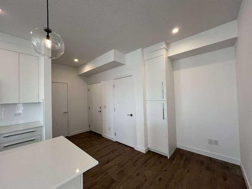 4408-111 Wolf Creek Drive, Calgary, AB - Indoor Photo Showing Other Room