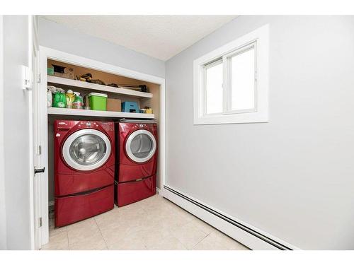 5321 46 Avenue, Rimbey, AB - Indoor Photo Showing Laundry Room