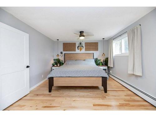 5321 46 Avenue, Rimbey, AB - Indoor Photo Showing Bedroom