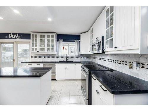 5321 46 Avenue, Rimbey, AB - Indoor Photo Showing Kitchen