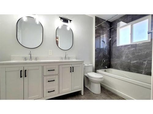 82 Westview Drive, Sylvan Lake, AB - Indoor Photo Showing Bathroom