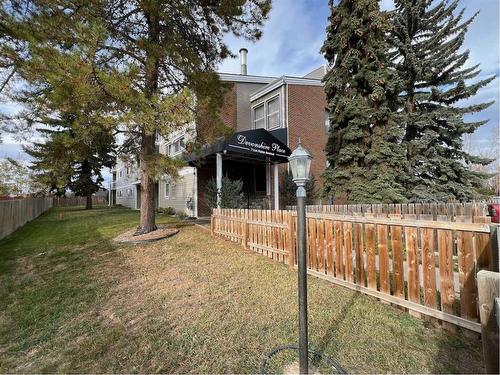 102-7164 Parke Avenue, Red Deer, AB - Outdoor