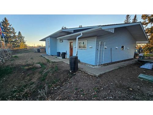 5413 51 Street, Castor, AB - Outdoor