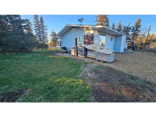 5413 51 Street, Castor, AB - Outdoor