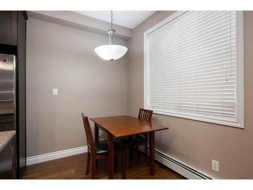 101-9919 Gordon Avenue, Fort Mcmurray, AB - Indoor Photo Showing Dining Room