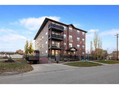 101-9919 Gordon Avenue, Fort Mcmurray, AB - Outdoor With Balcony With Facade