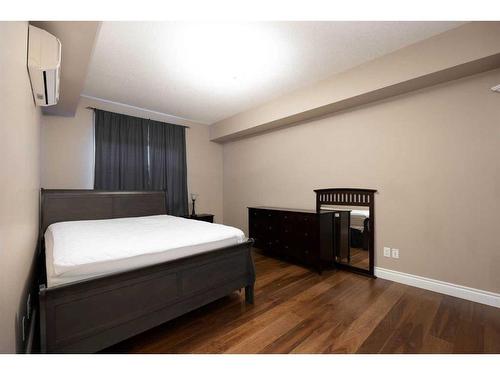 101-9919 Gordon Avenue, Fort Mcmurray, AB - Indoor Photo Showing Bedroom