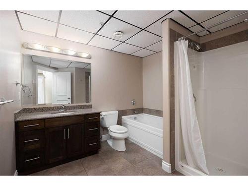 101-9919 Gordon Avenue, Fort Mcmurray, AB - Indoor Photo Showing Bathroom