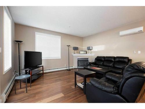 101-9919 Gordon Avenue, Fort Mcmurray, AB - Indoor Photo Showing Living Room